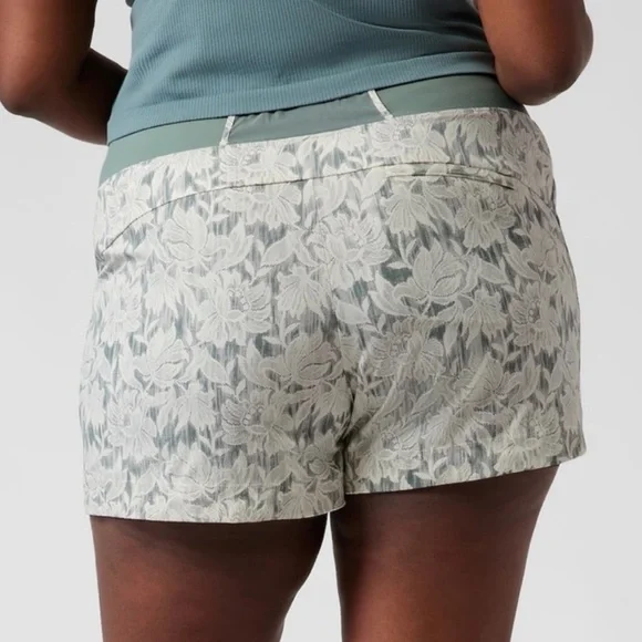 ATHLETA TREKKIE NORTH SHORT SZ 16 NWOT - Picture 4 of 14